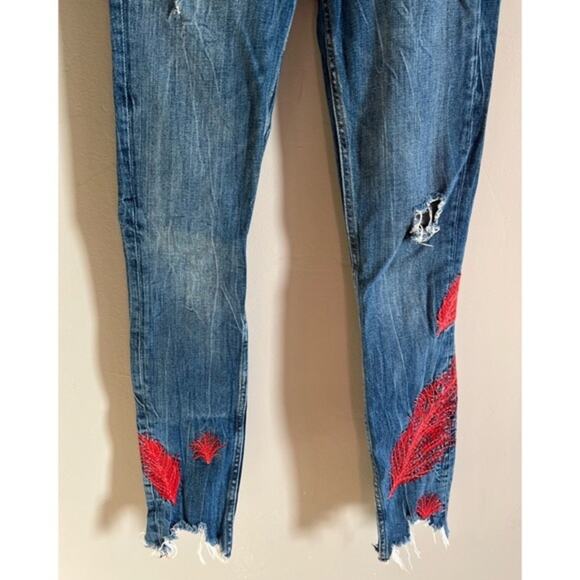 Zara 28x28 Skinny Jeans with Embroidered Leaf Detail Size 4 - Picture 5 of 5